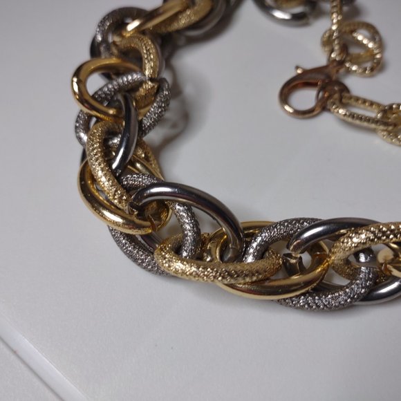 Two Tone Lightweight Large Chain Link Necklace 22.5 Inches Long - Picture 9 of 12